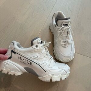 Valentino logo white sneakers